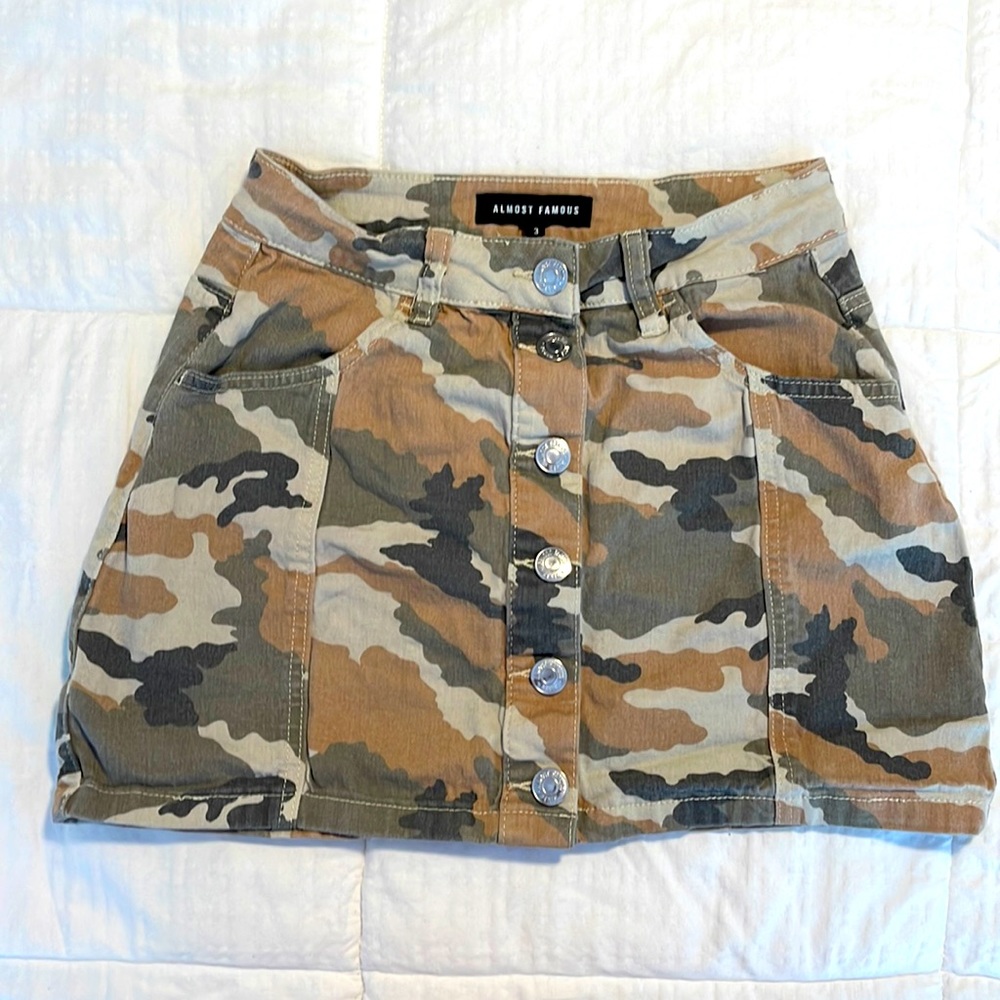 Juniors mini skirt Francesca’s almost famous